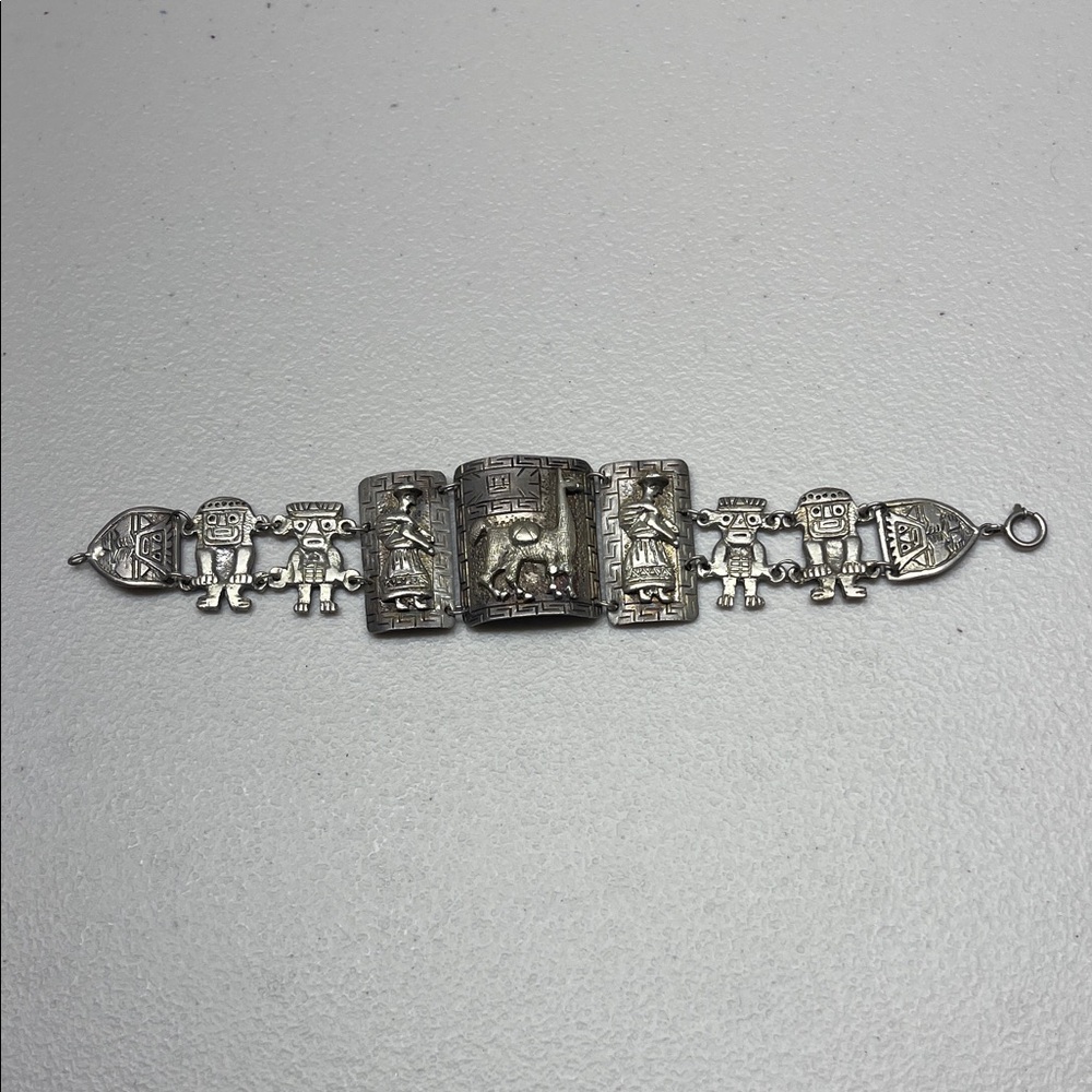 Vintage Peruvian Llama Silver Bracelet - Handcrafted Industria Jewelry from Peru